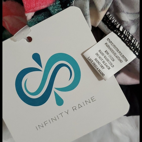 INFINITY RAINE Black floral print leggings OS fits up to size 12 comfortably NWT - Picture 2 of 4